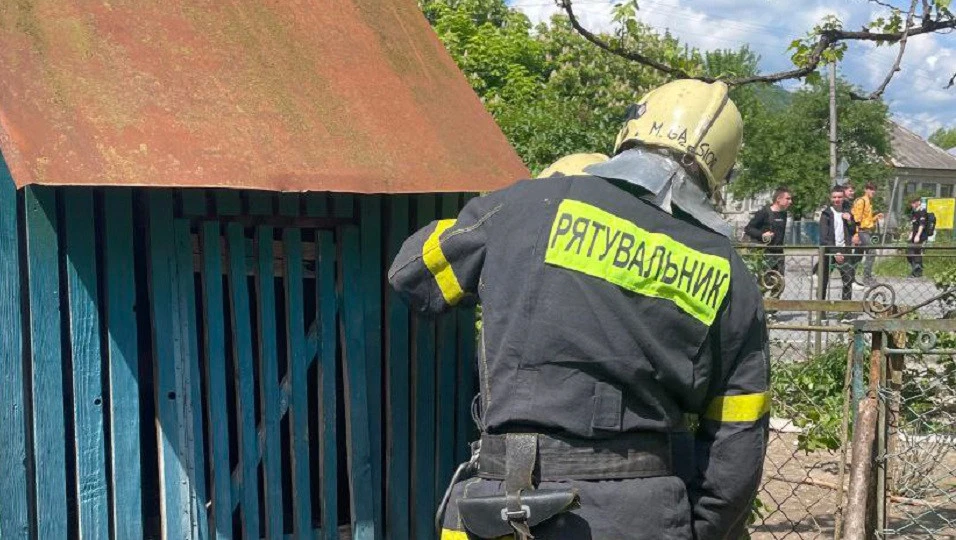 На Закарпатті з колодязя дістали тіло жінки