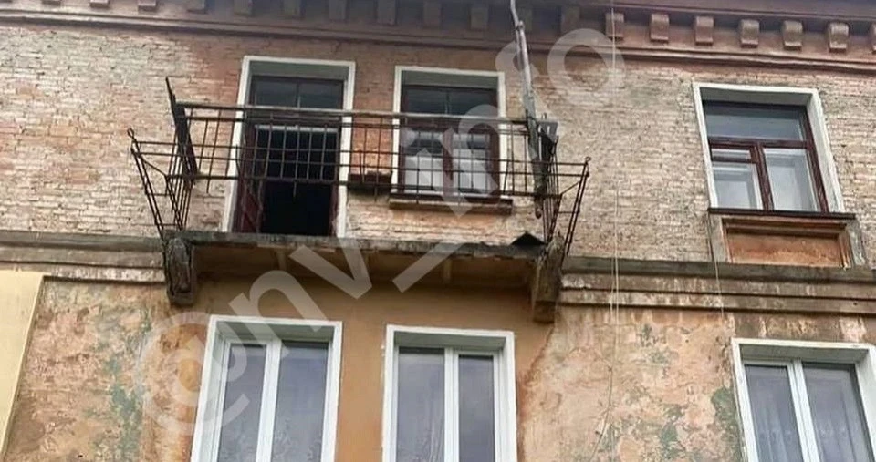 На Волині обвалився балкон з трьома чоловіками