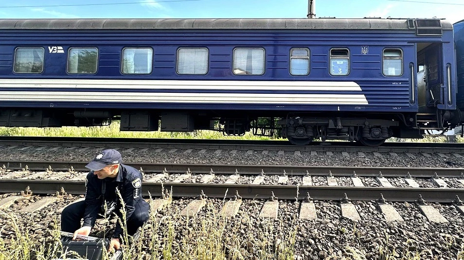 У Львові потяг переїхав на смерть чоловіка, який раптово вибіг на колію