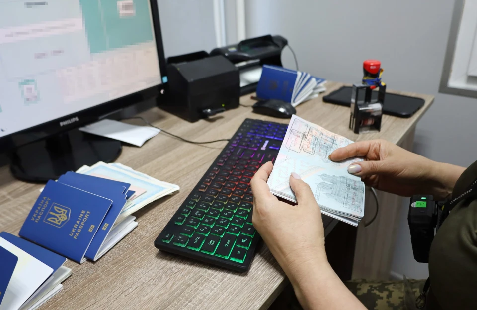 Українець видавав себе за батька трьох дітей з Таджикистану, щоб виїхати за кордон