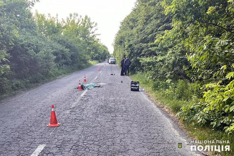 На Хмельниччині водій вантажівки на смерть збив підлітка і втік