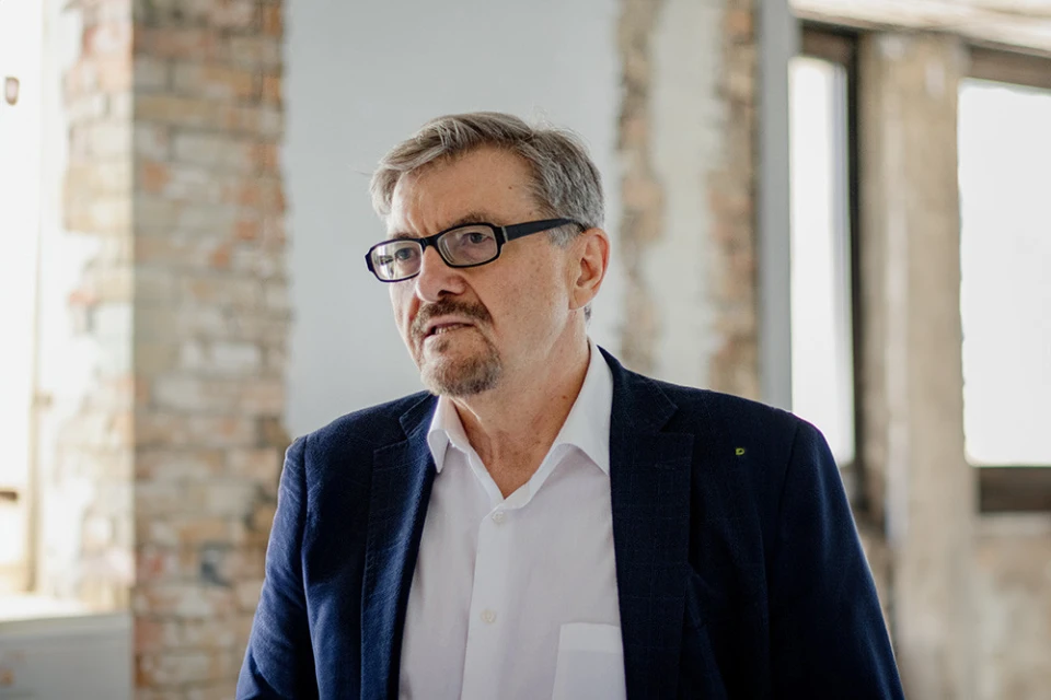 На фото: історик Сергій Плохій
