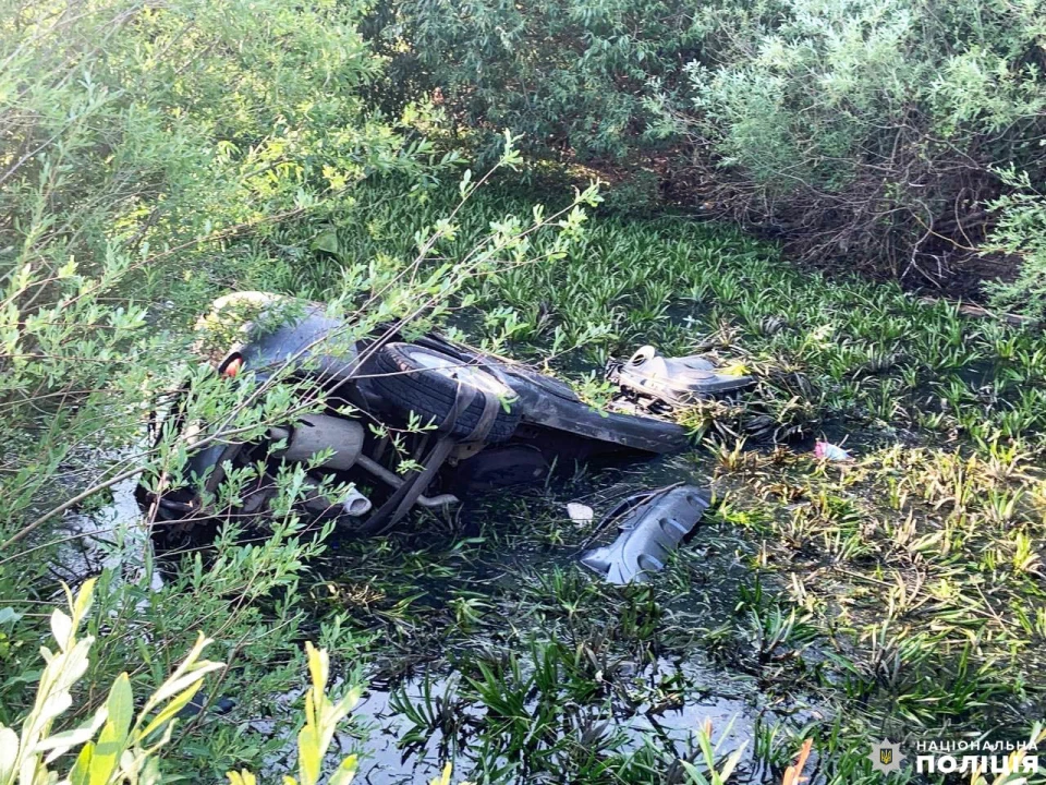 На Рівненщині авто злетіло з мосту