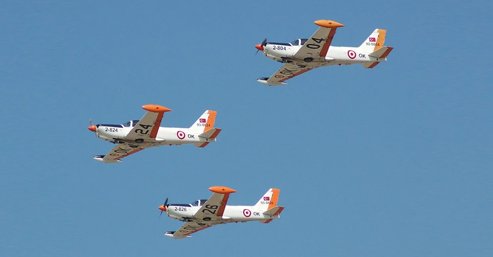 навчально-тренувальний літак SF-260 D
