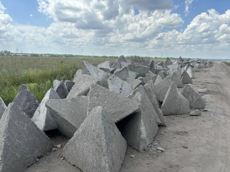 На фото: фортифікації на Харківщині