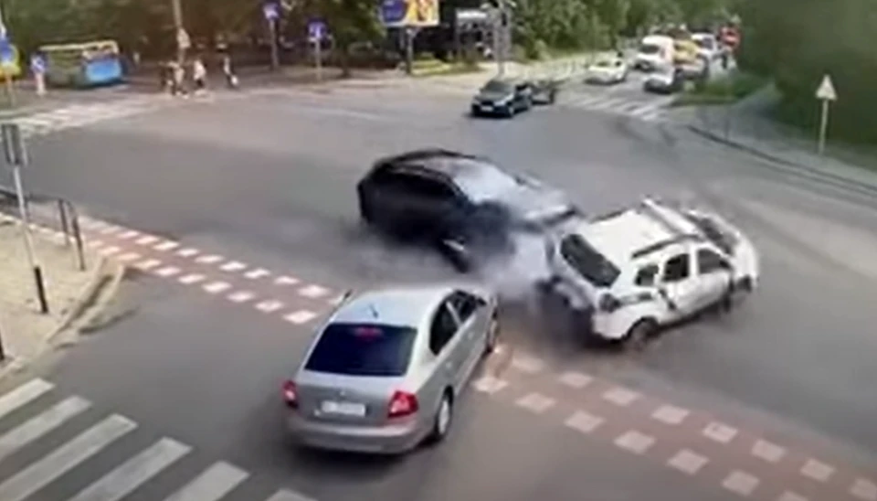 Потрійна ДТП з авто поліції на перехресті Чорновола і Хімічної у Львові