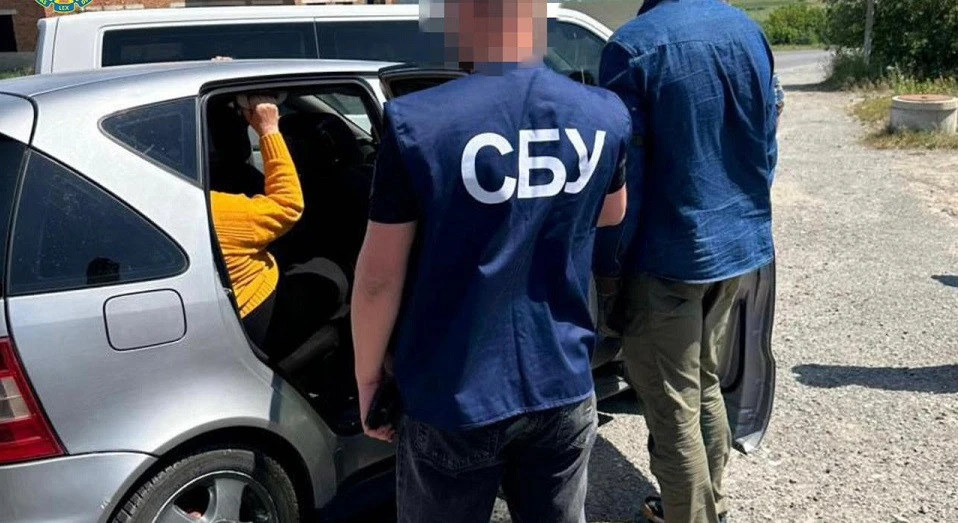На Хмельниччині депутатка, її син і донька зливали ФСБ дані про українських військових