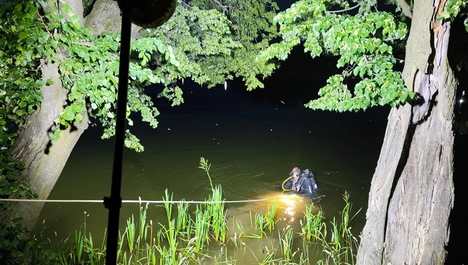 На Прикарпатті в міському озері потонув чоловік