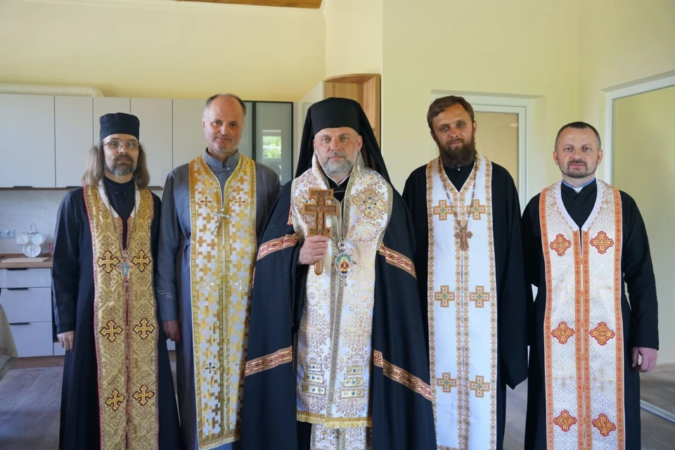 будинок для неодружених священників