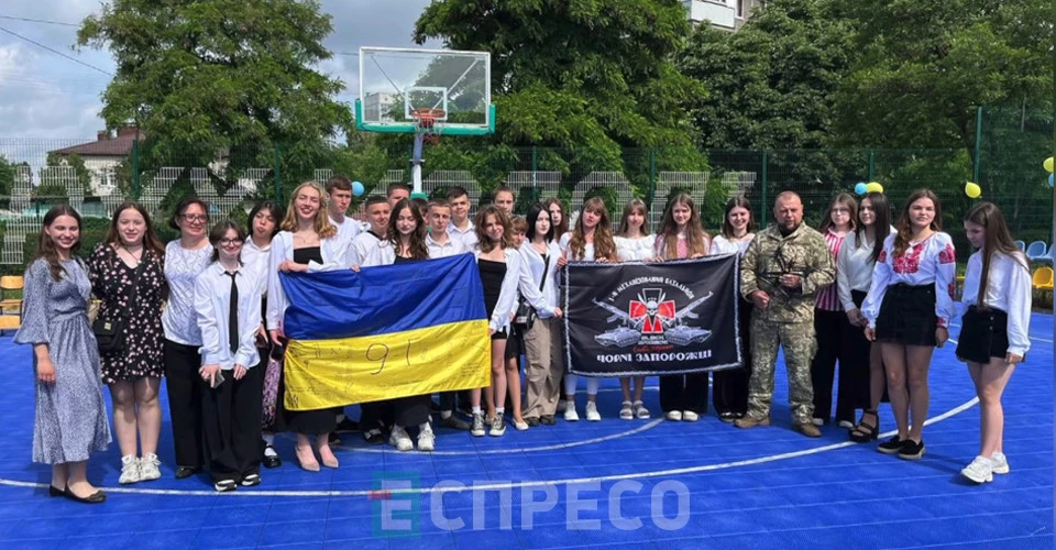 Випускники білоцерківської школи