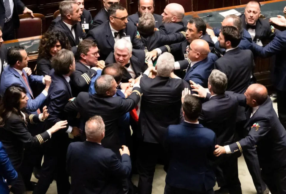 Бійка у парламенті Італії