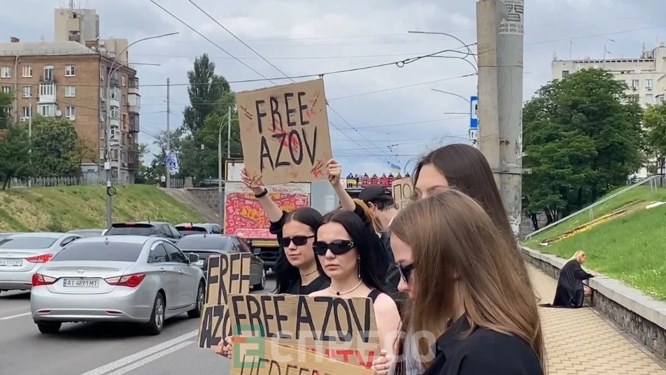 Акція Free Azov (метро "Звіринецька", Київ, 16 червня 2024 року)