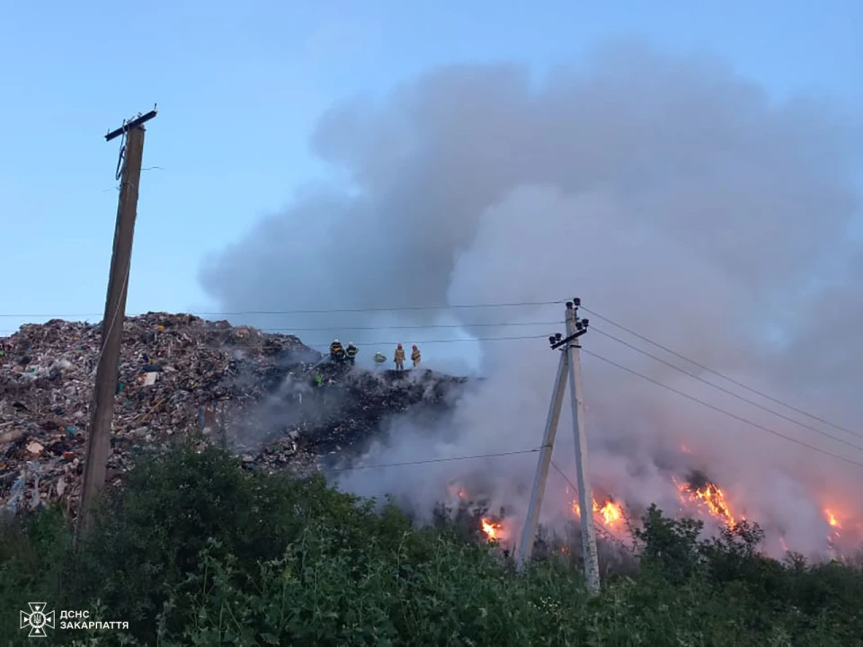 Біля Ужгорода горить полігон твердих побутових відходів