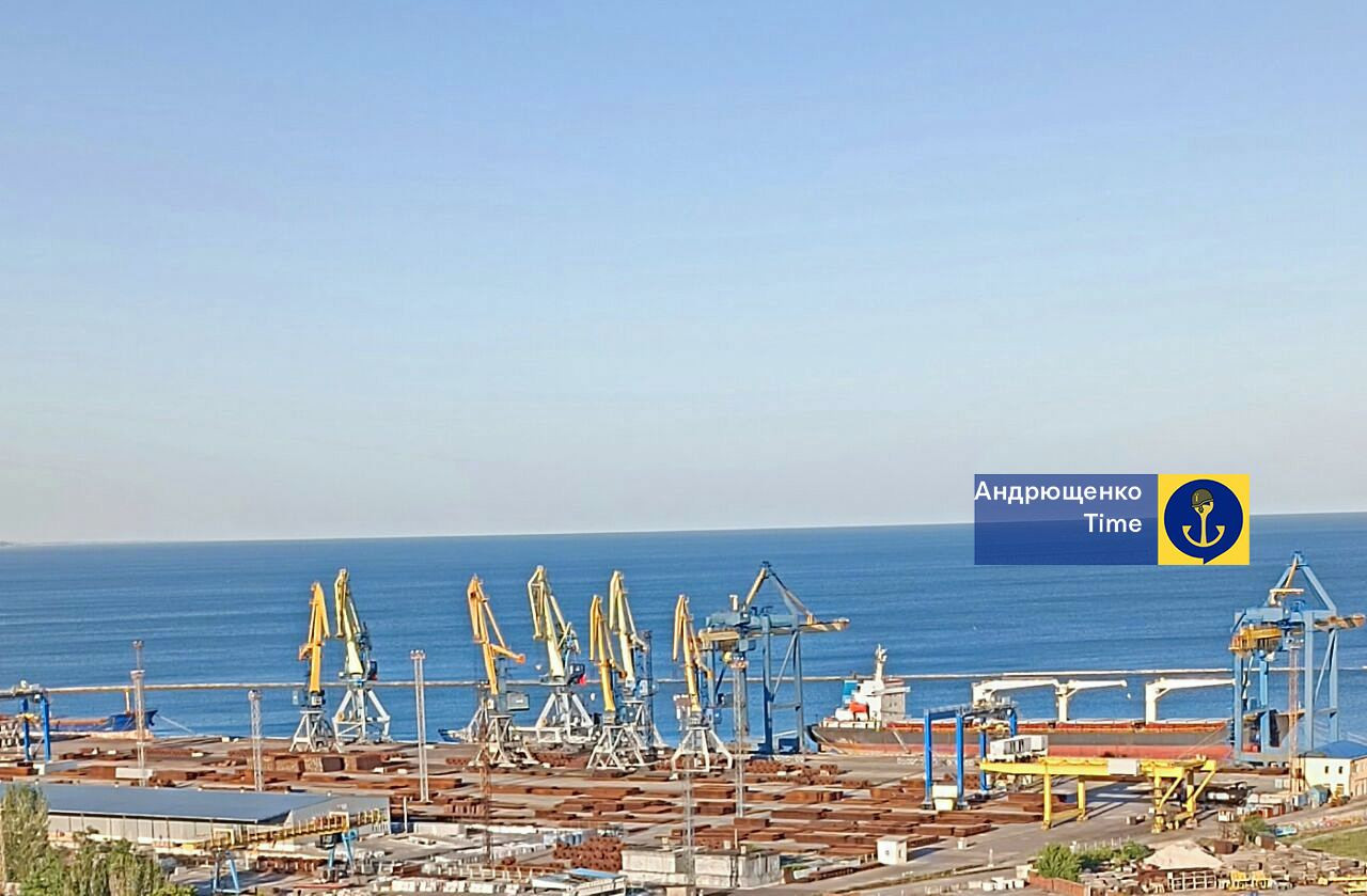 Андрющенко: Маріупольський морський порт наразі не