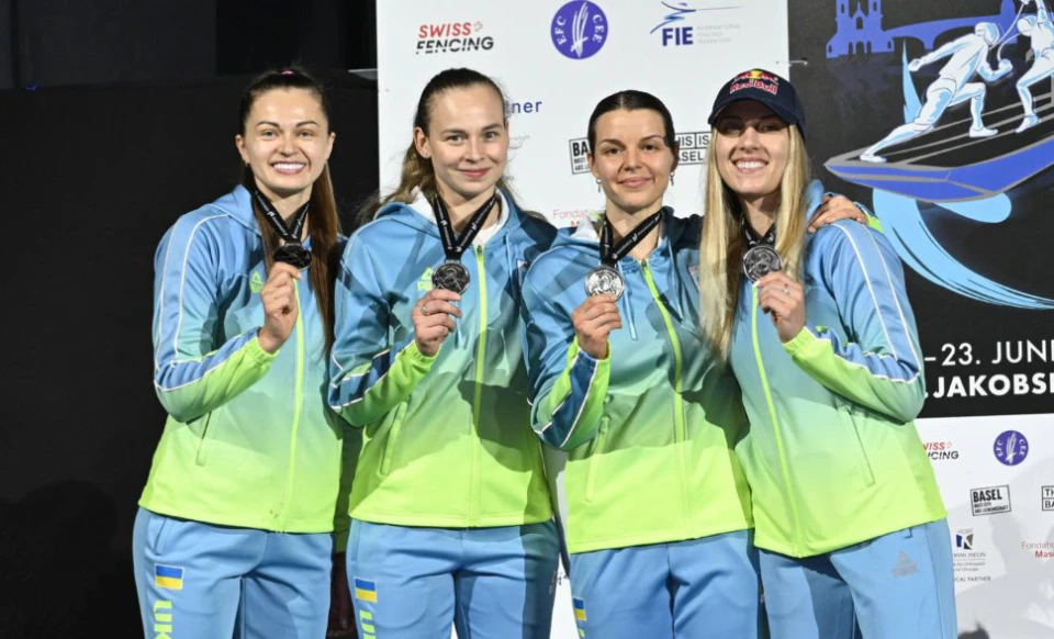 Українські шаблістки стали віцечемпіонками Європи