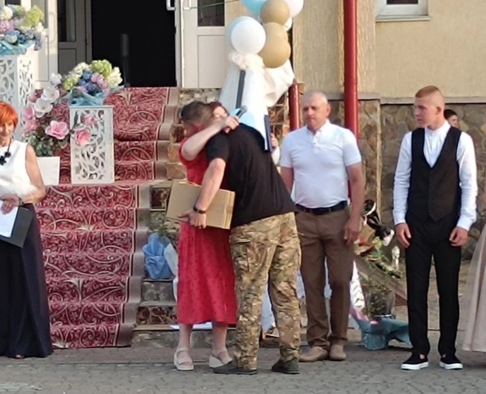 На Буковині випускники купили дрон для батька однокласника, який захищає Україну на фронті