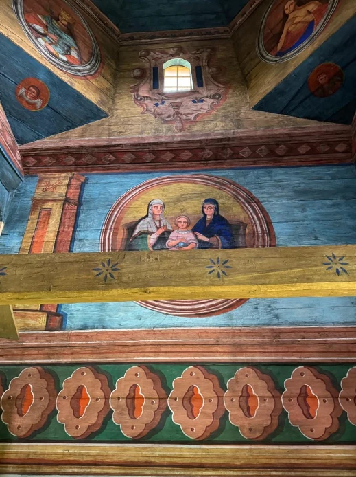 У 361-річній дерев'яній церкві на Львівщині відновлюють унікальні розписи