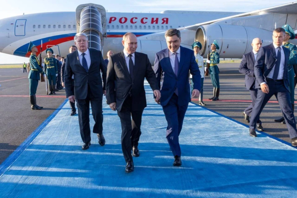 Путін 3 линя прибув до Астани
