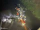 деблокували з салону водія, автомобіль якого впав у річку