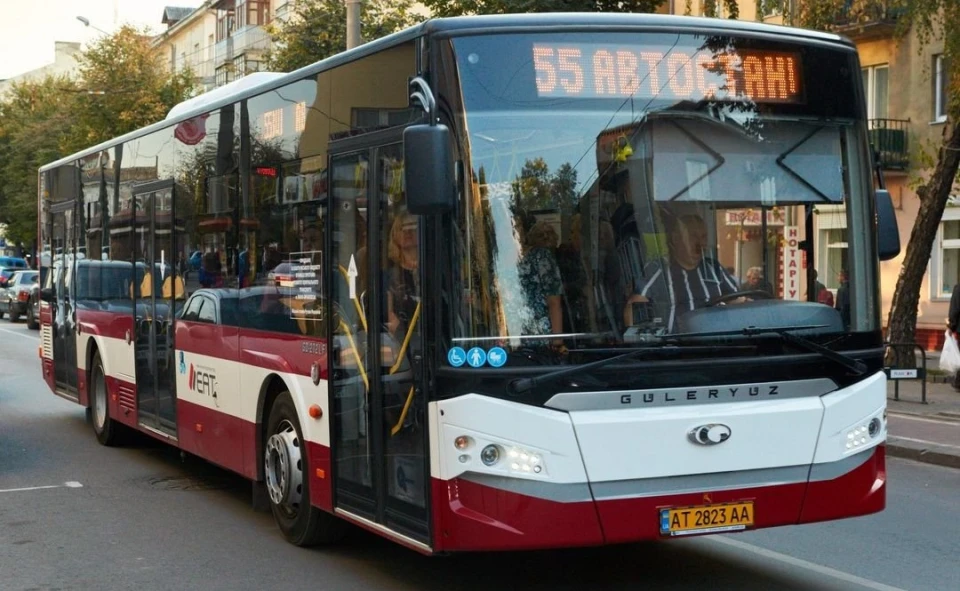 автобус в Івано-Франківську