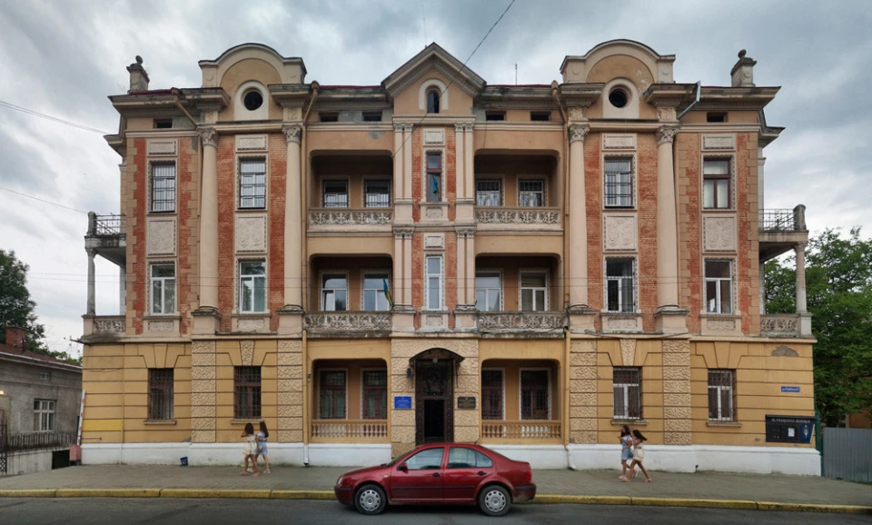 Стрийська, 22 у Дрогобичі