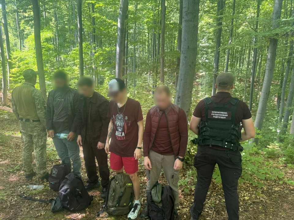 Чоловіки з трьох областей заплатили по 4 тис. євро за маршрут руху через кордон
