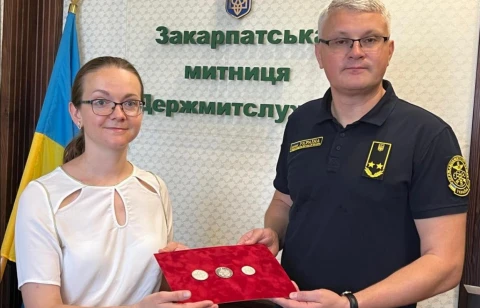 старовинні монети для музею від Закарпатської митниці