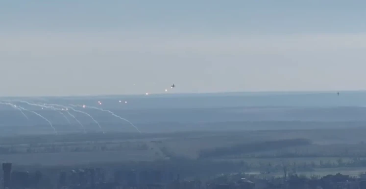 Воїни 24-ї ОМБр показали, як російська авіація знищує Часів Яр