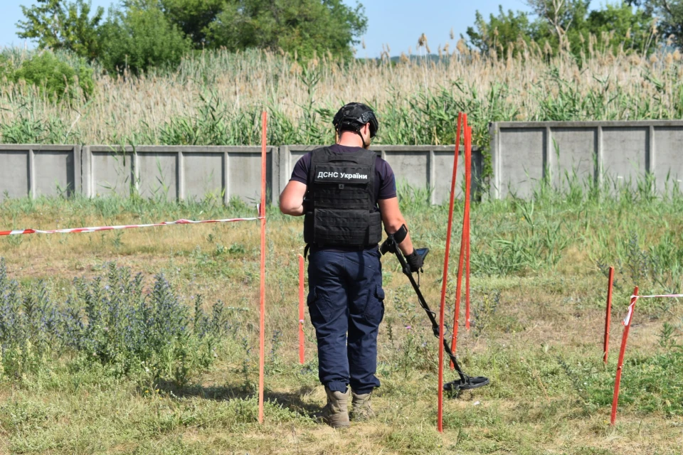 Волинські сапери розміновують Донеччину