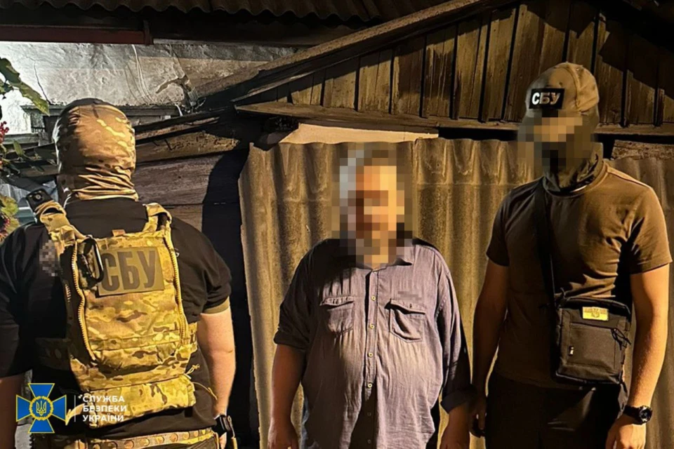 Правоохоронці та підозрюваний