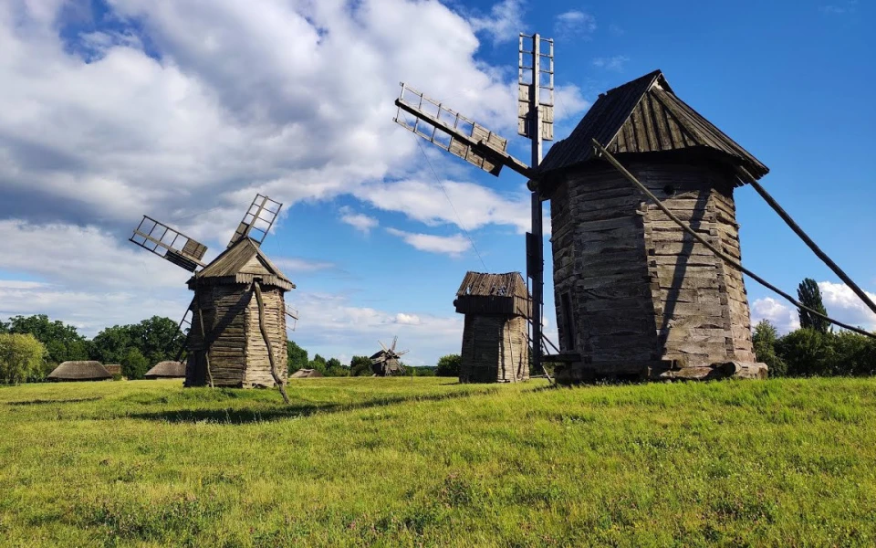 Національнbq музеq народної архітектури та побуту України (Пирогів)