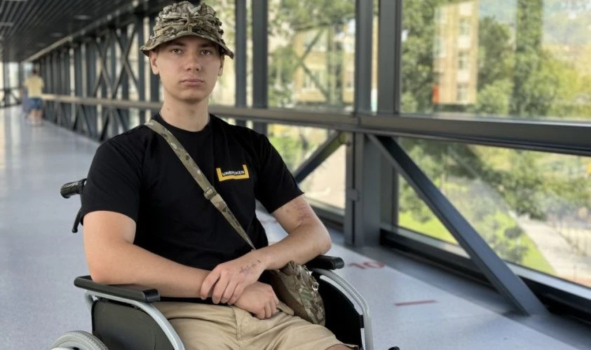 Артем Олійник