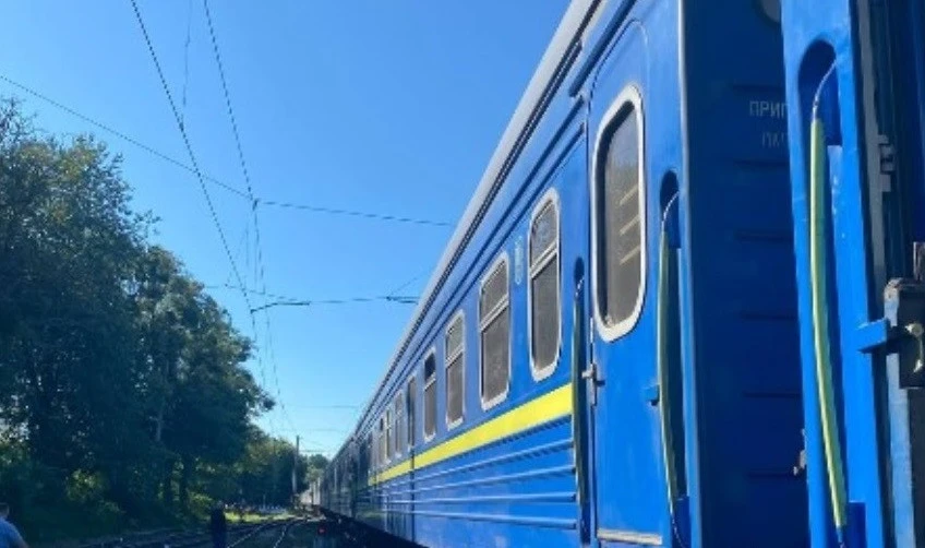На Сихові у Львові внаслідок наїзду потяга загинув чоловік