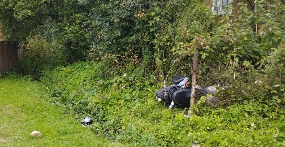 На Львівщині водій мопеда збив 20-річну жінку: обох госпіталізували