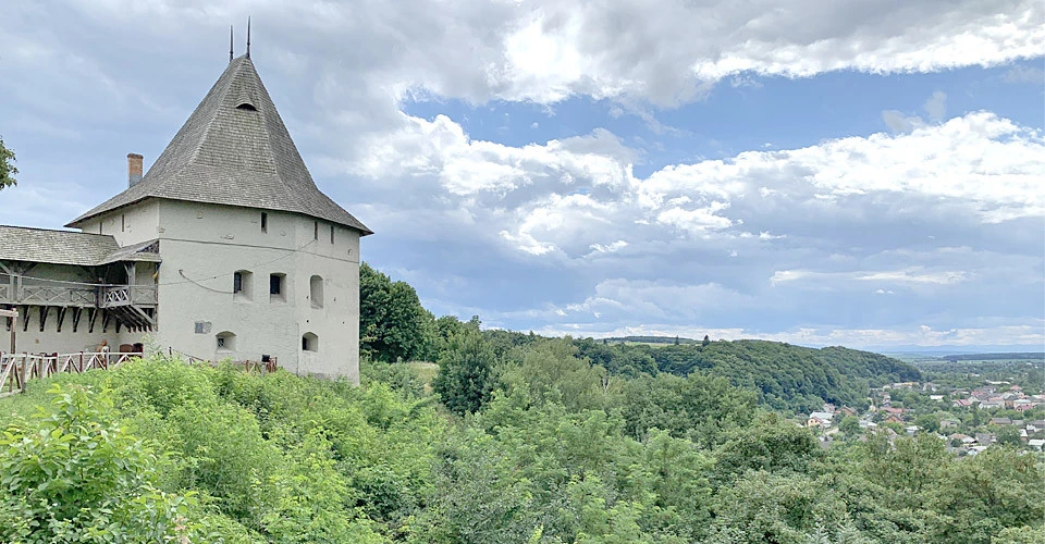 На фото Галич