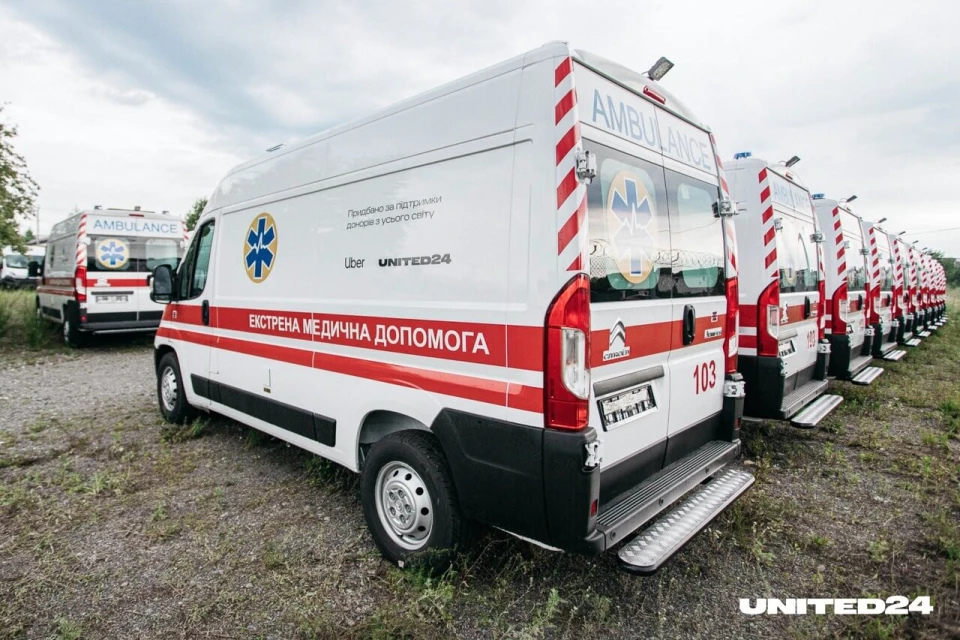 Автомобілі швидкої допомоги від United24