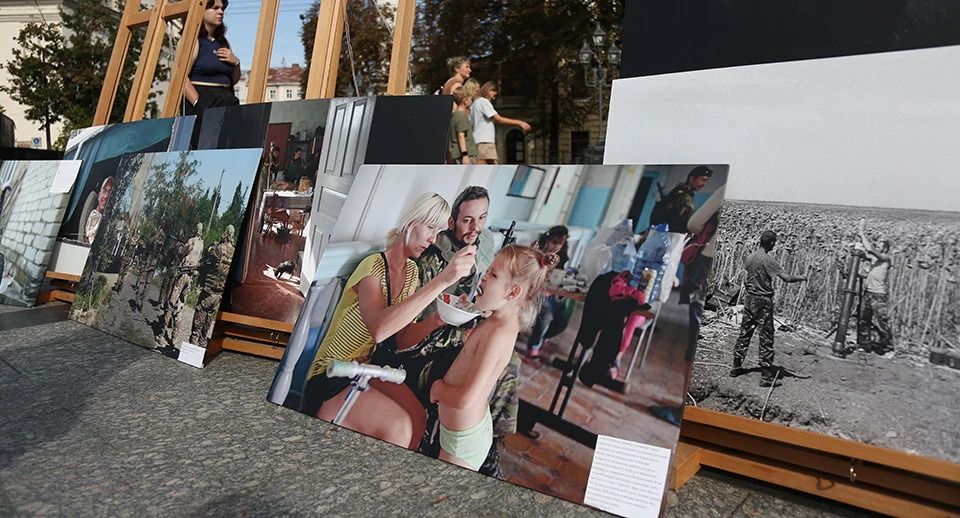 Документальна виставка фотографій з Іловайська 2014 року у Львові