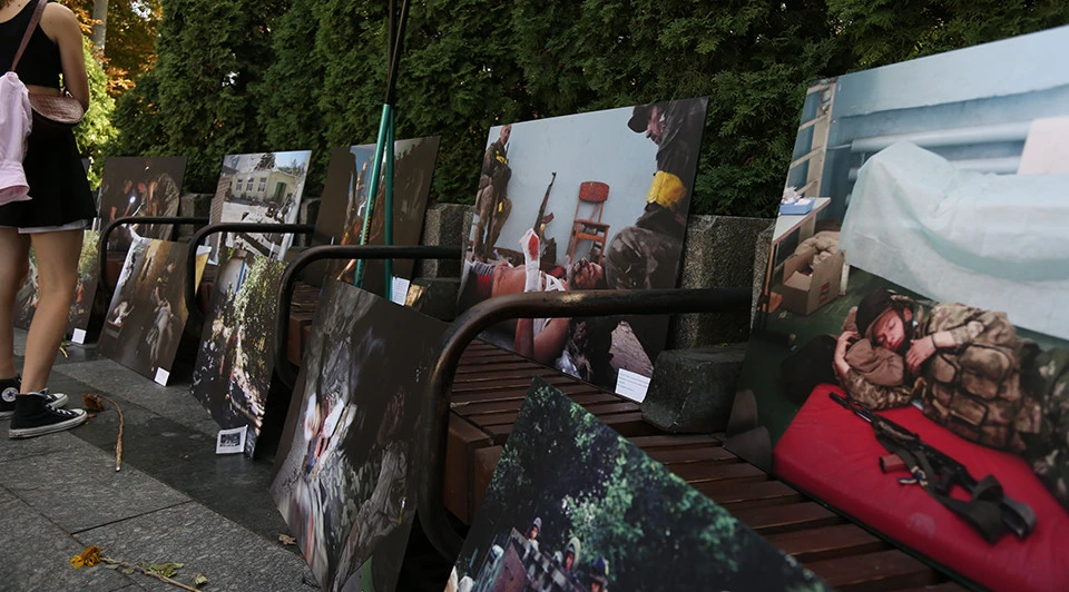 Документальна виставка фотографій з Іловайська 2014 року у Львові
