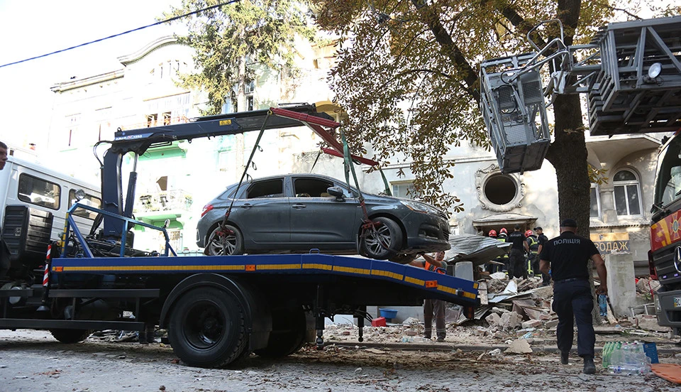 наслідки ракетного удару на вул. Коновальця у Львові