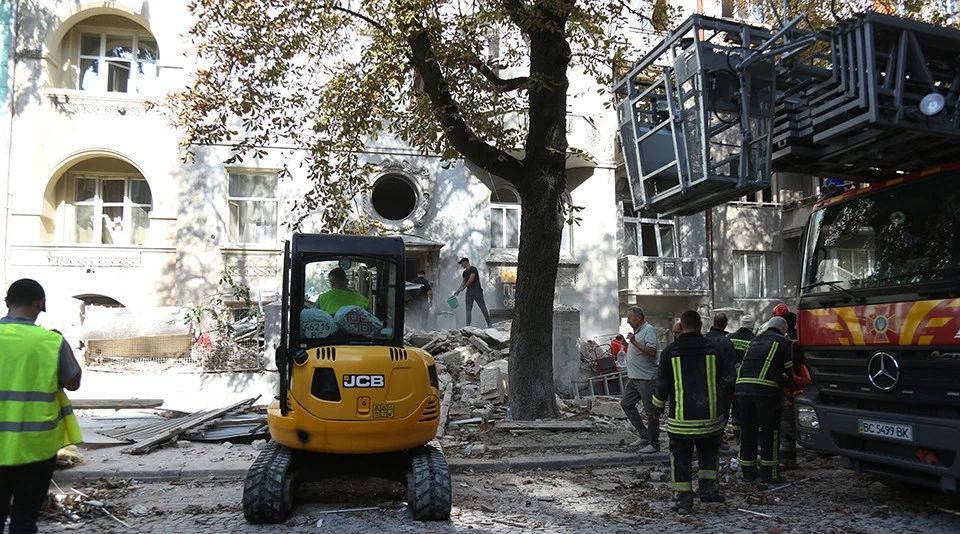 наслідки ракетного удару на вул. Коновальця у Львові