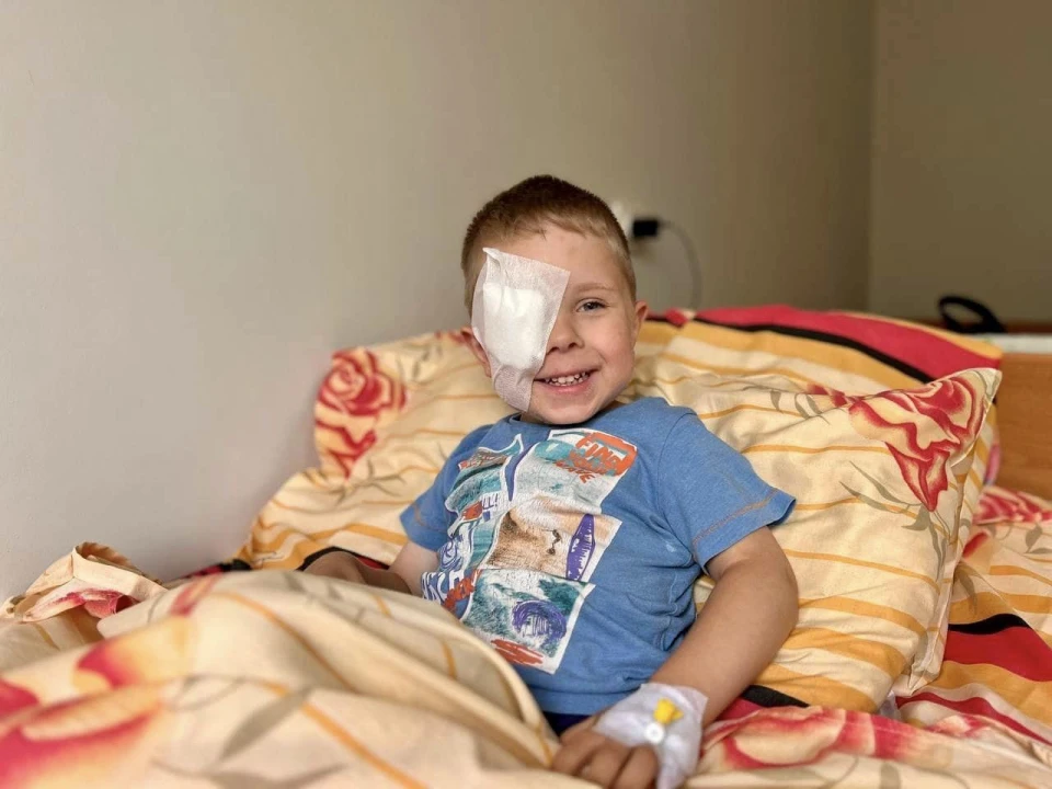 У Львові успішно прооперували 4-річного хлопчика, якого в око вкусив собака