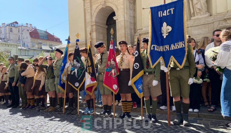 чин похорону сім'ї Базилевичів