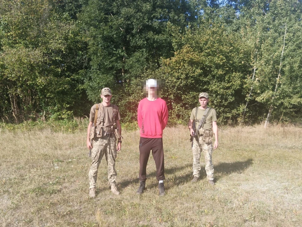 На Волині впіймали двох чоловіків, які намагалися перетнути кордон поза пунктами пропуску