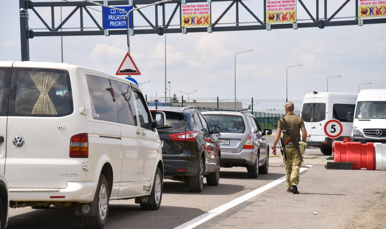 Після виборів Україна скасувала рекомендації не їхати до Угорщини, - Сибіга