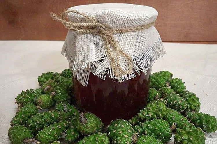 варення з шишок