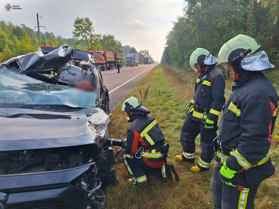 На Волині сталася смертельна ДТП: жінка загинула, двоє дітей у лікарні