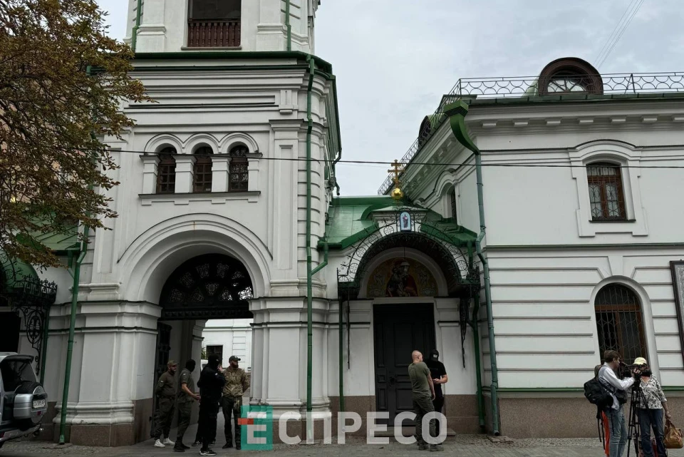 СБУ проводить обшуки у Свято-Введенському чоловічому монастирі УПЦ МП