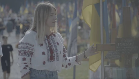 Кадр з проєкту "Квіти на Марсовому"