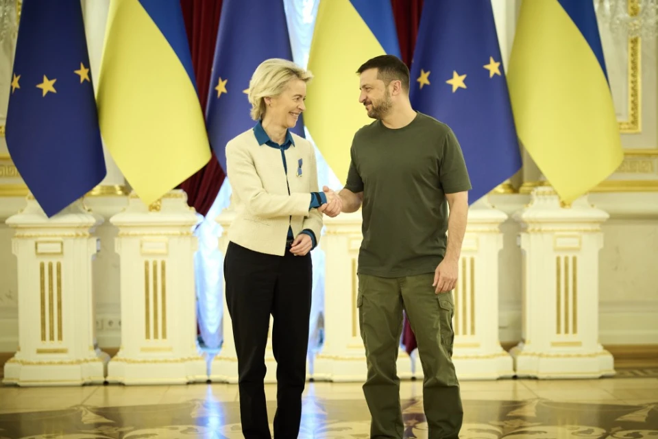 на фото президент України Володимир Зеленський і президентка Єврокомісії Урсула фон дер Ляєн