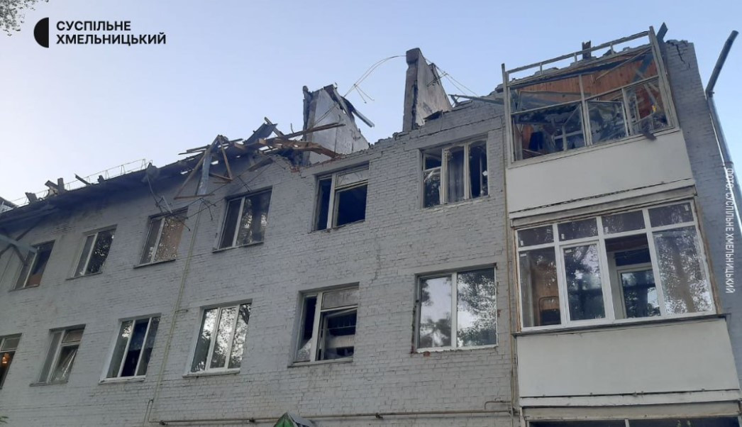 руйнування через атаку шахедів у Хмельницькому